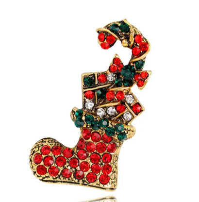 Alloy Christmas Brooch with Leaf Garland – Festive design with elegant detailing